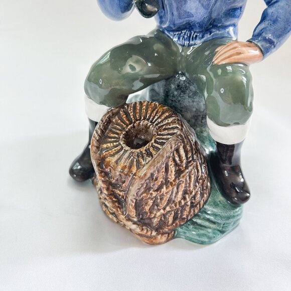 Royal Doulton The Lobster Man Figurine 1964-1994, HN2317 - Picture 7 of 9